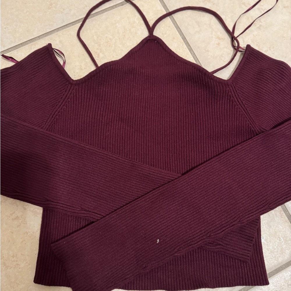 Cold Shoulder Sweater - Picture 3 of 6